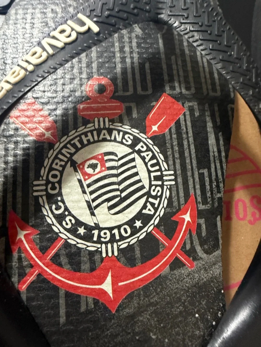 Havaianas Men’s Corinthians Graphic Flip-Flops — Black & Red